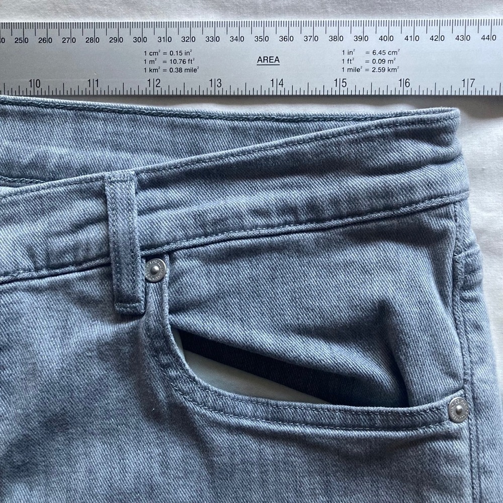 7 For All Mankind Slimmy Jeans Mens Medium 34x33 Grey Zip Fly Light Wash Denim - Picture 5 of 9